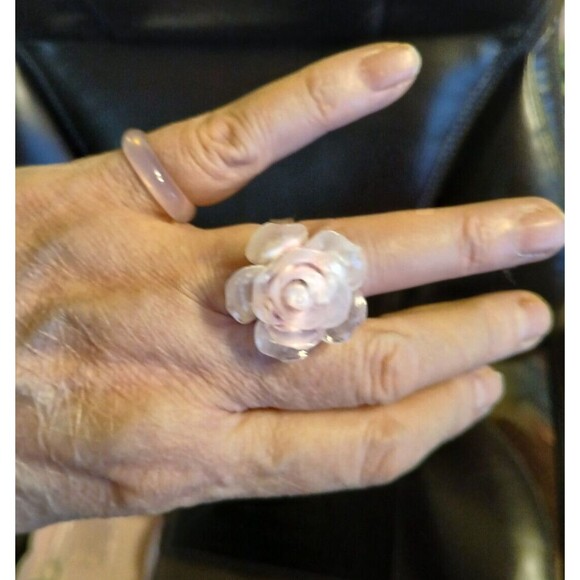 2 Rings Pink Flower Pink Band Resin Ring - Picture 2 of 5